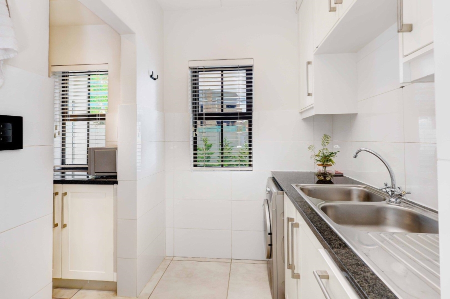 To Let 3 Bedroom Property for Rent in Graanendal Western Cape